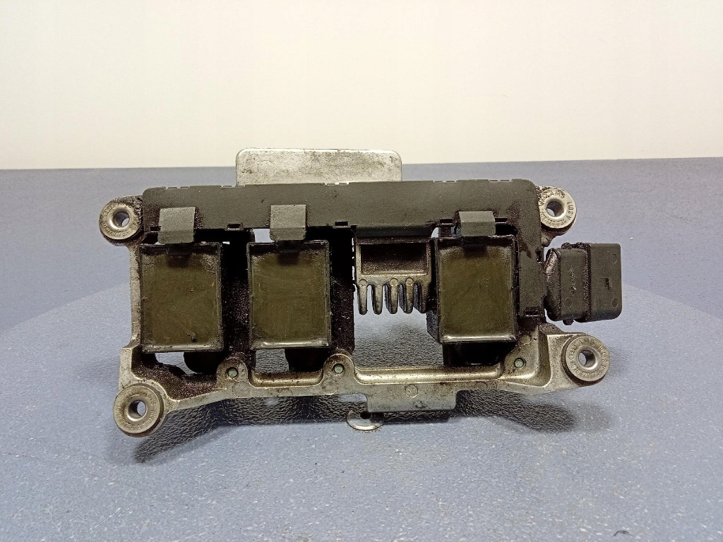 фото №10, Audi a6 c5 2.4 b котушка запалювання 078905104a
