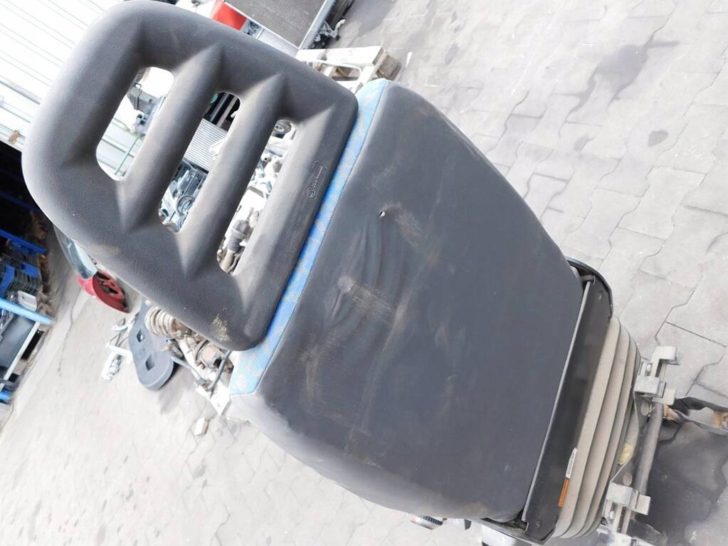 фото №14, Iveco daily 35s13 2001r - сиденье левый водителя