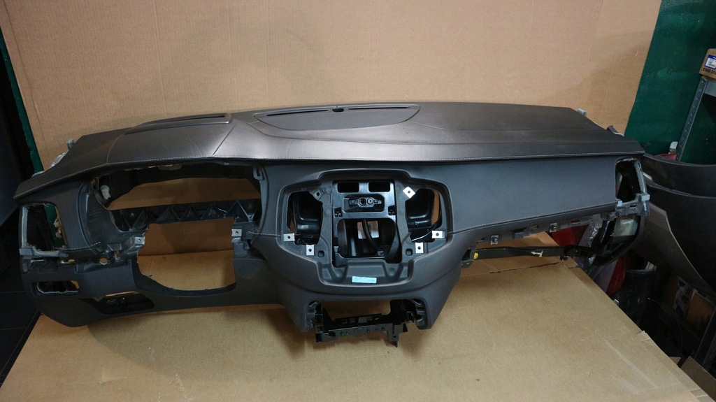 фото №1, Приборная панель консоль do volvo xc90 кожа inscription проекционный дисплей!!!