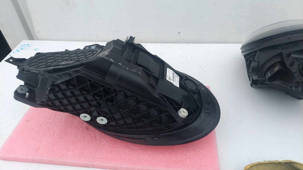 фото №12, Porsche carrerra 911 992 лампа левая правая перед передняя full led 1859