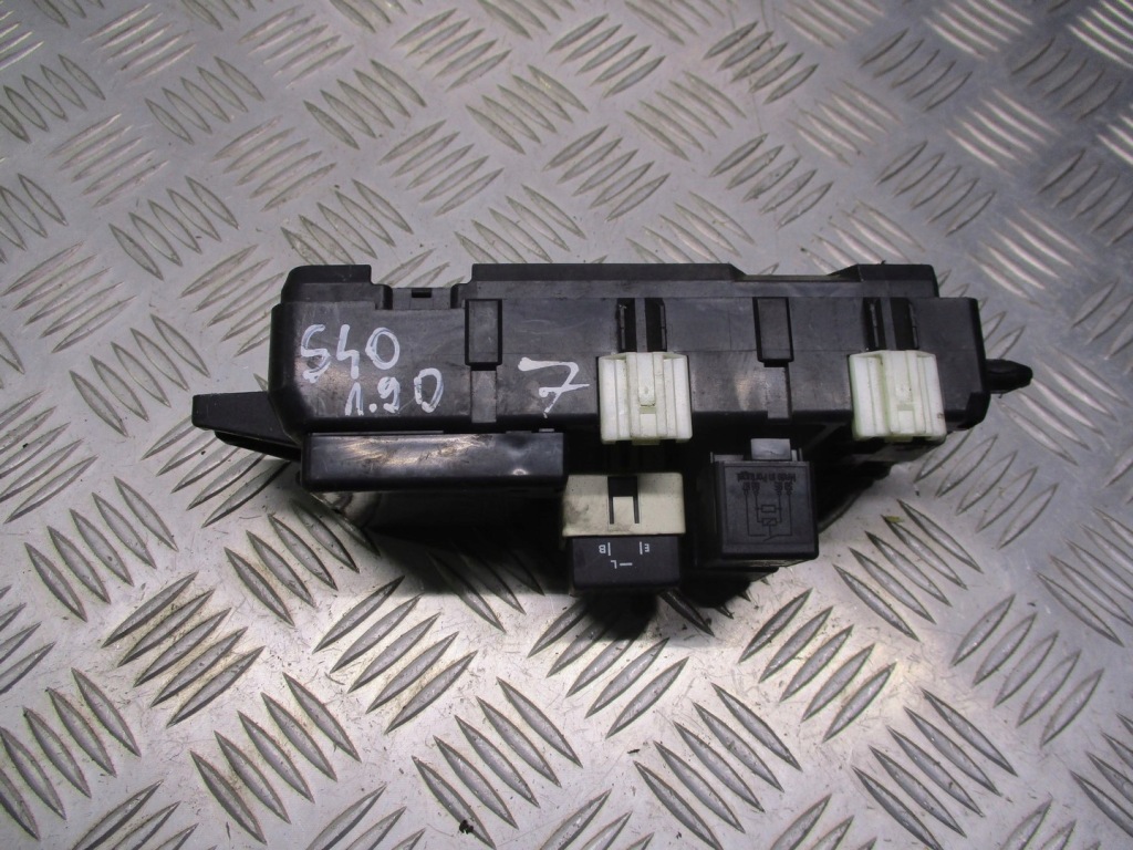 фото №1, Коробка предохранителей volvo s40 1.9d