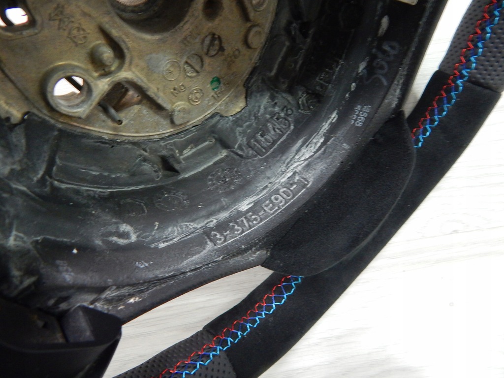 фото №10, Bmw e84 e90 e91- воздуховод nowa кожа alcantara 3-375-e90-1