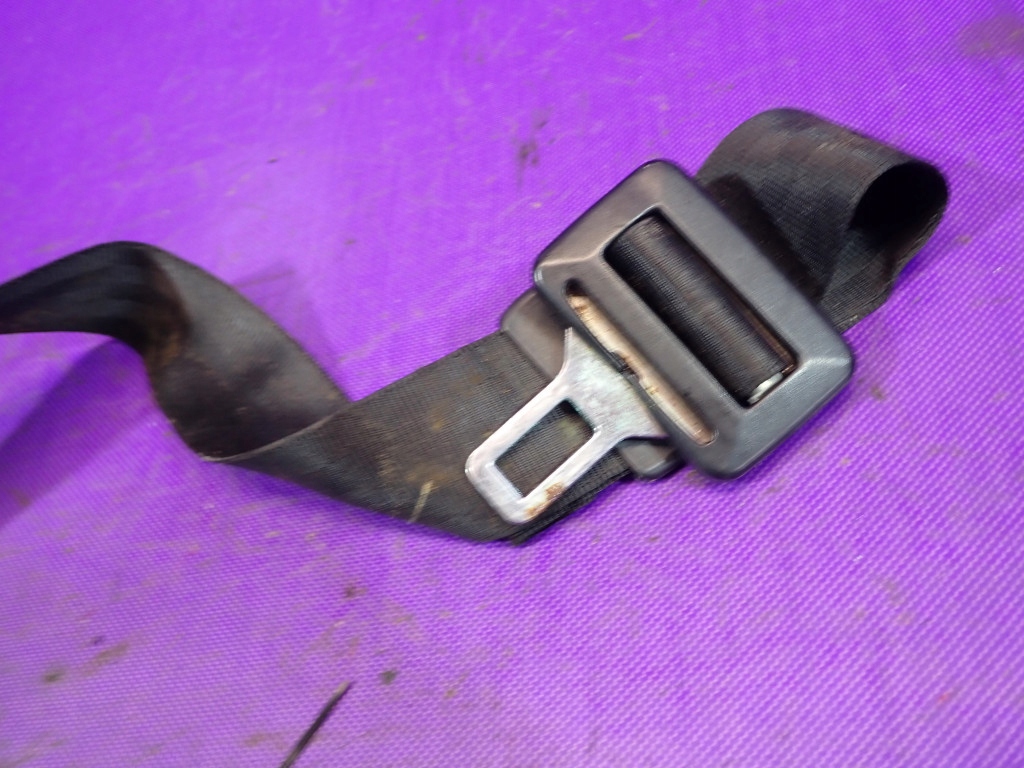 Seat toledo ii pas безпеки середній задня замок 33028287a Оригінал