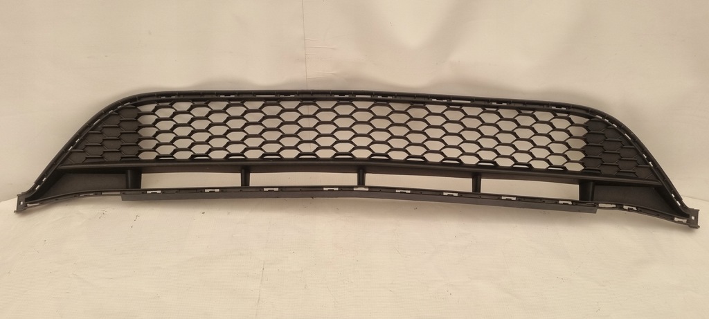 фото №1, Mercedes-benz оригинальный номер a1778859100 решётка средняя бампера