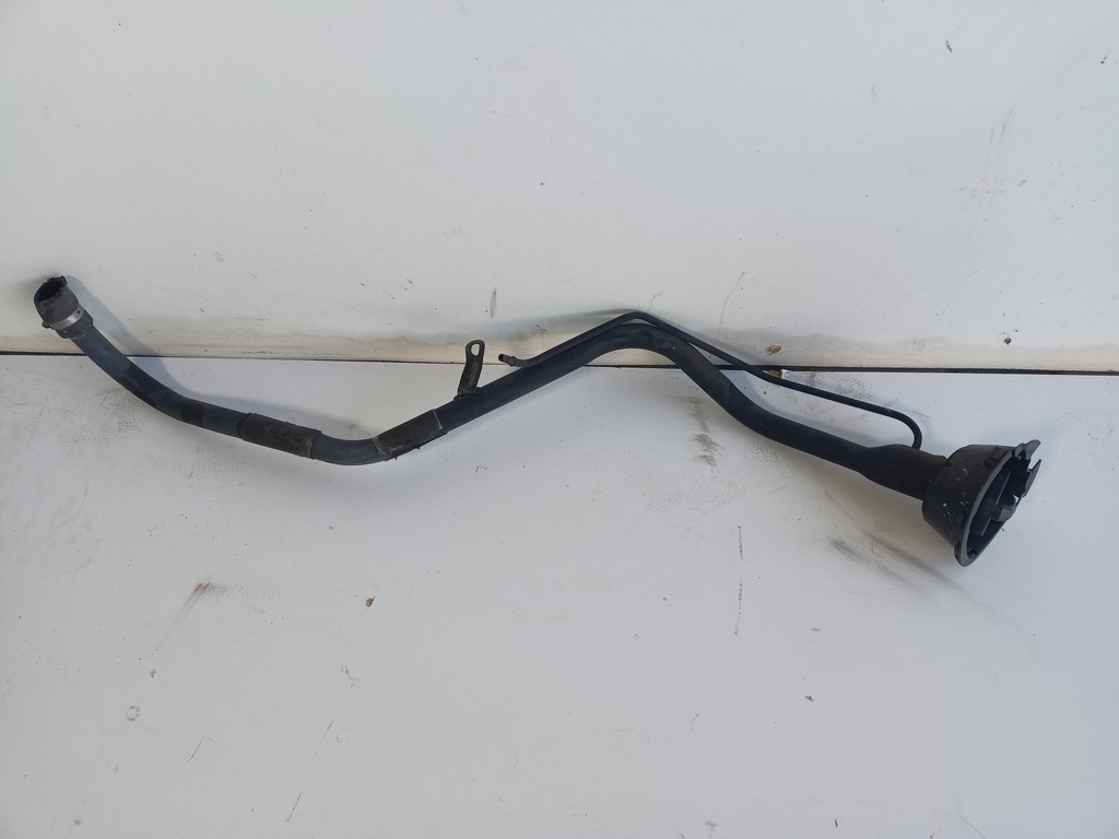 фото №1, Dodge challenger 2015+ 15 заливная горловина топлива труба