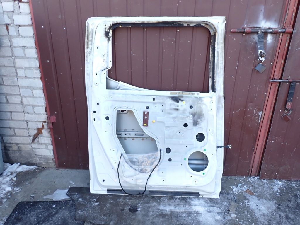 Дверь левая задние голый toyota tundra crewmax sr5 2022 с Разборки