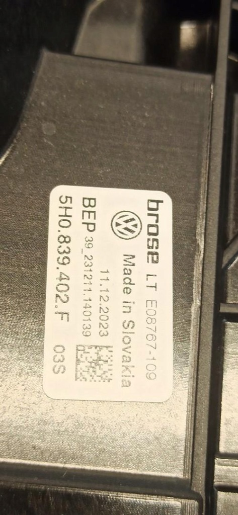 фото №5, Vw golf viii 8 hb підйомник скло правий задня 5h0839402f