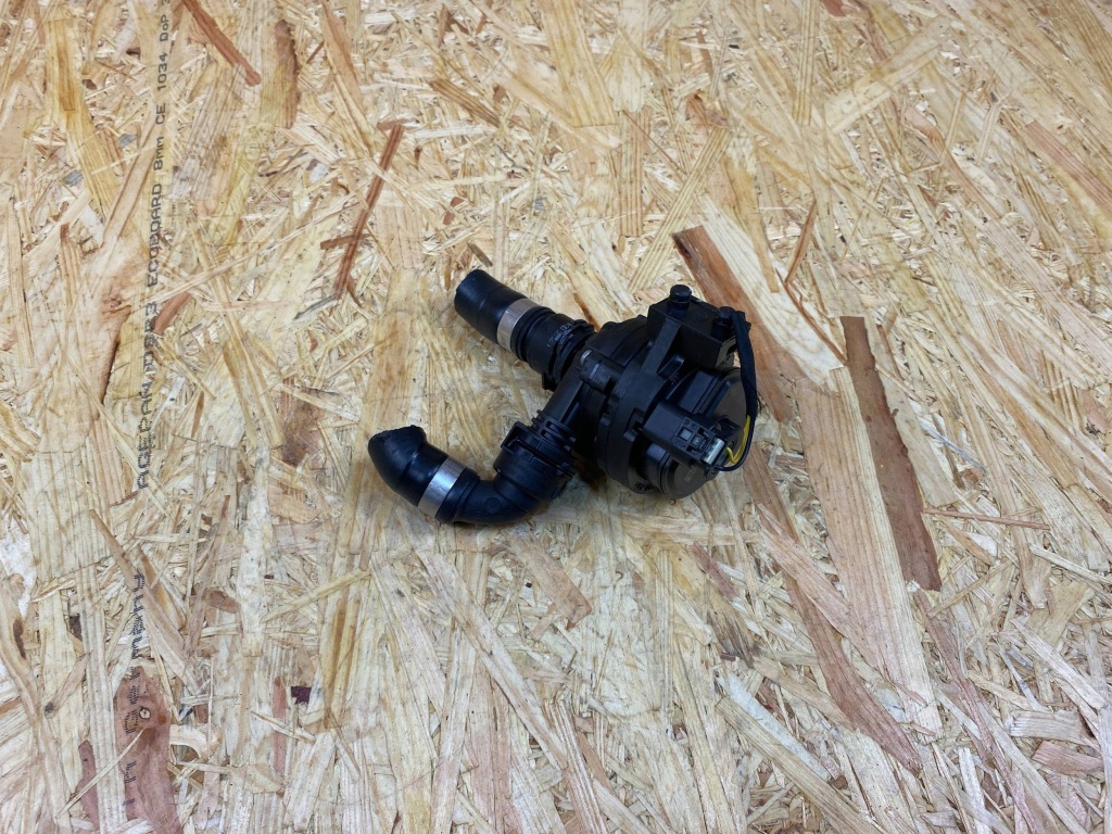 Дополнительная насос воды bmw g20 g21 m3 g80 m4 g82 8840614 Киев