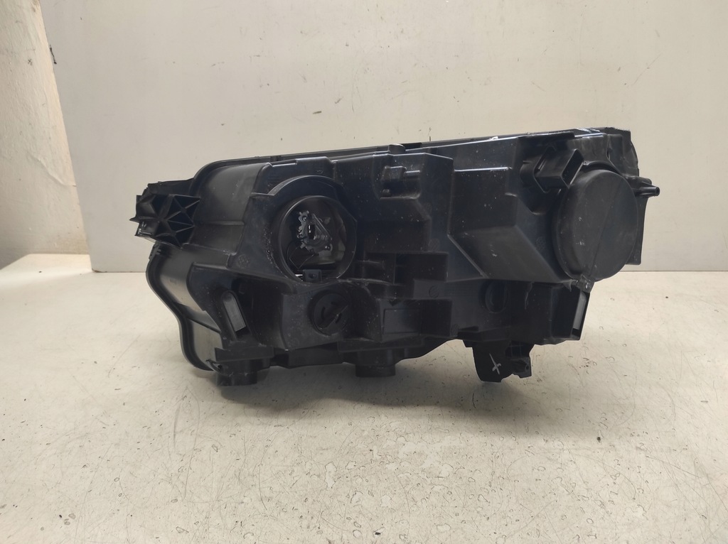 фото №8, Toyota proace city 19- лампа правая перед 9835780580