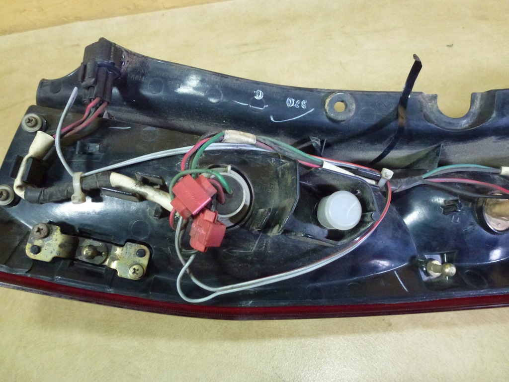 фото №8, Mitsubishi lancer vii kombi лампа лівий задня