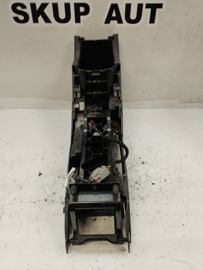 Ford kuga mk1 туннель средний рамка dekor 7m51r045m62adw в Украине