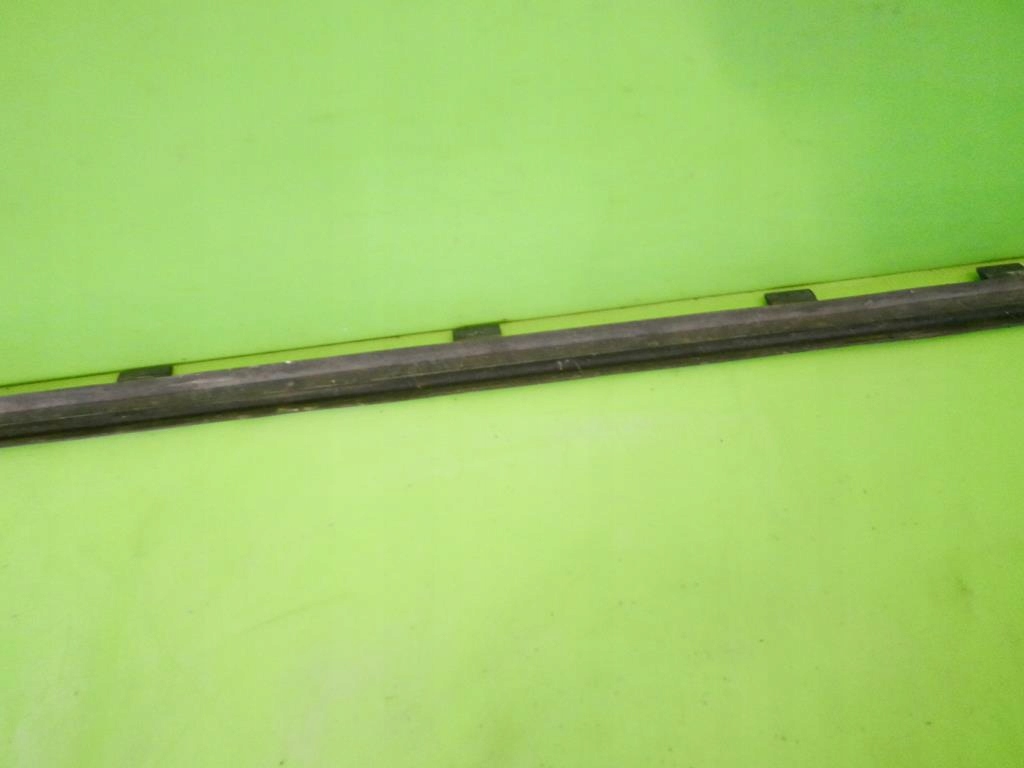 фото №8, Молдинг ущільнювач права перед vw polo iv 9n hb 3d