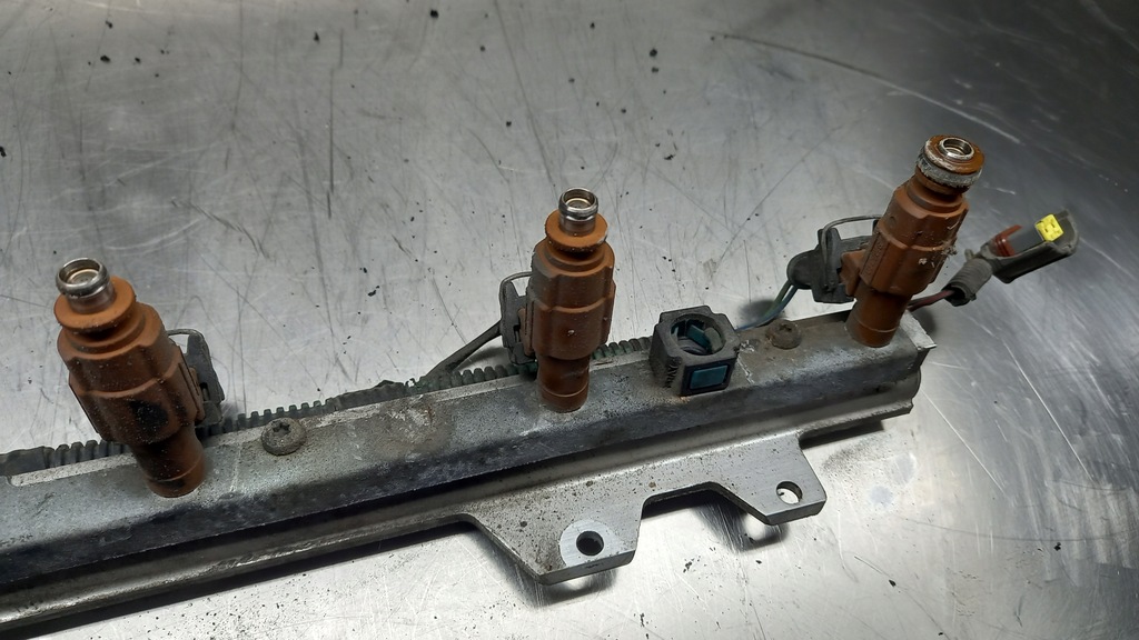 фото №5, Молдинг упорскування volvo s60 v70 xc70 2.4b