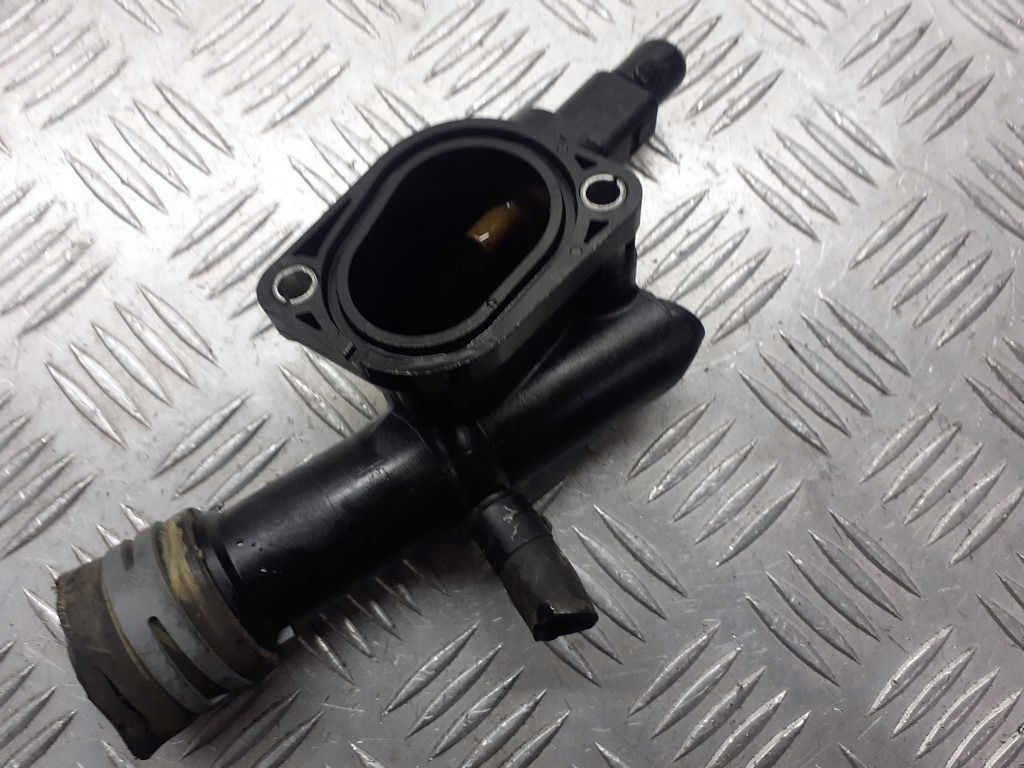 фото №1, Корпус термостата audi a6 c6 2.0 tdi 03l121132a