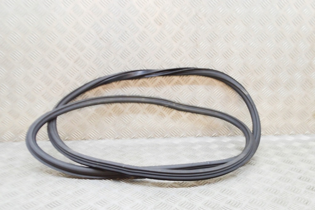 фото №5, Audi q5 fy 80a передня права прокладка двері гумовий 80a831721b 2.0 дизель