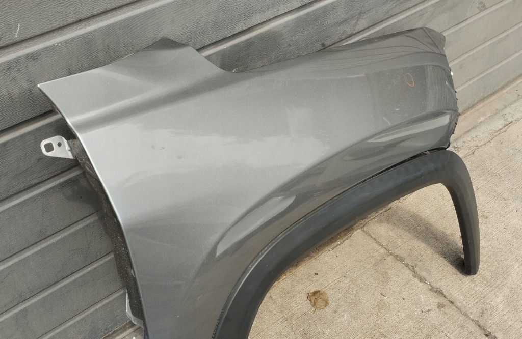 Крыло правый передний перед jeep commander ii 23r молдинг крыла правая Недорого