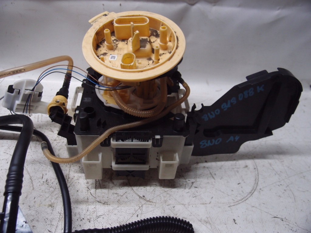 Насос топливной  a4 b9 8w0919088k в Украине