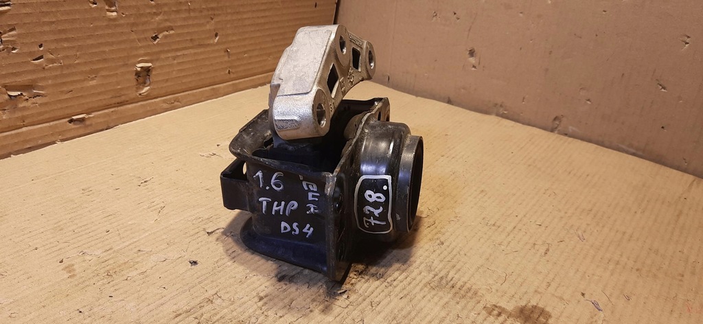 фото №1, Кронштейн подушка кронштейн двигуна 1.6thp citroen ds4 9655922980