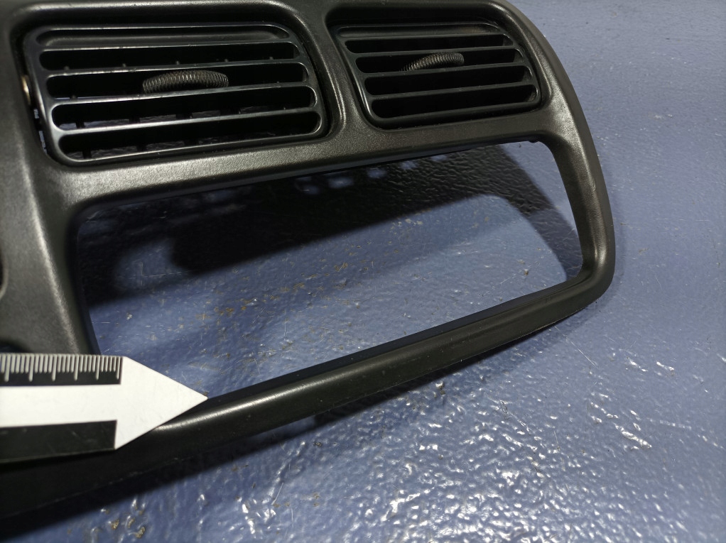 фото №5, Suzuki grand vitara i 98- рамка корпус спидометра решётки обдув