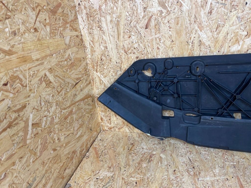 Плита накладка пол под бампер audi a4 b9 8w 8w0807611a s-line 2015- Недорого