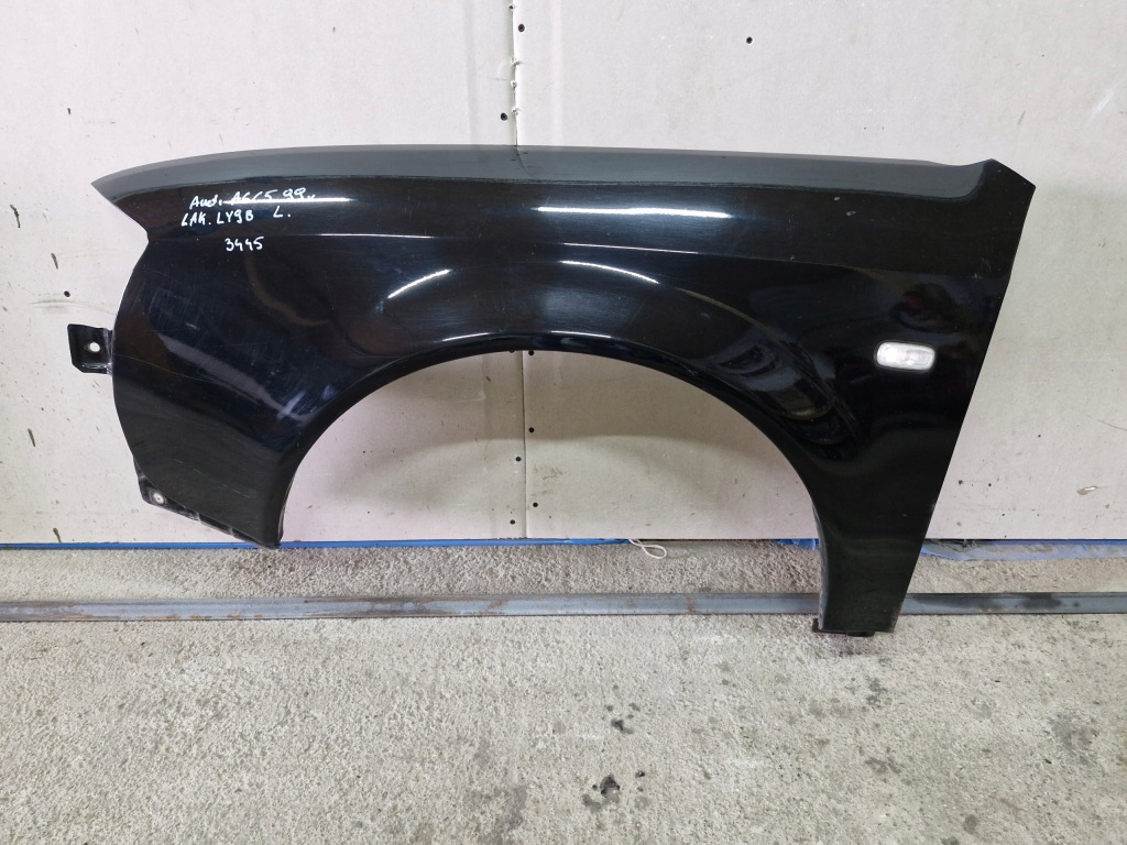 Купити Крило ліве ly9b audi a6 c5 99r