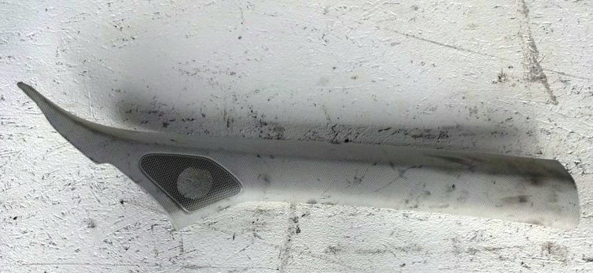 фото №1, Захист стійка beż audi оригінальний номер 8p0867234