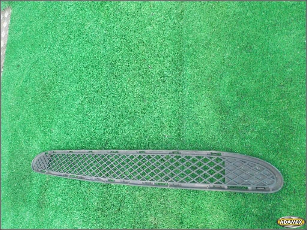 фото №5, Mercedes w203 c-klasa 2002 решётка бампера перед