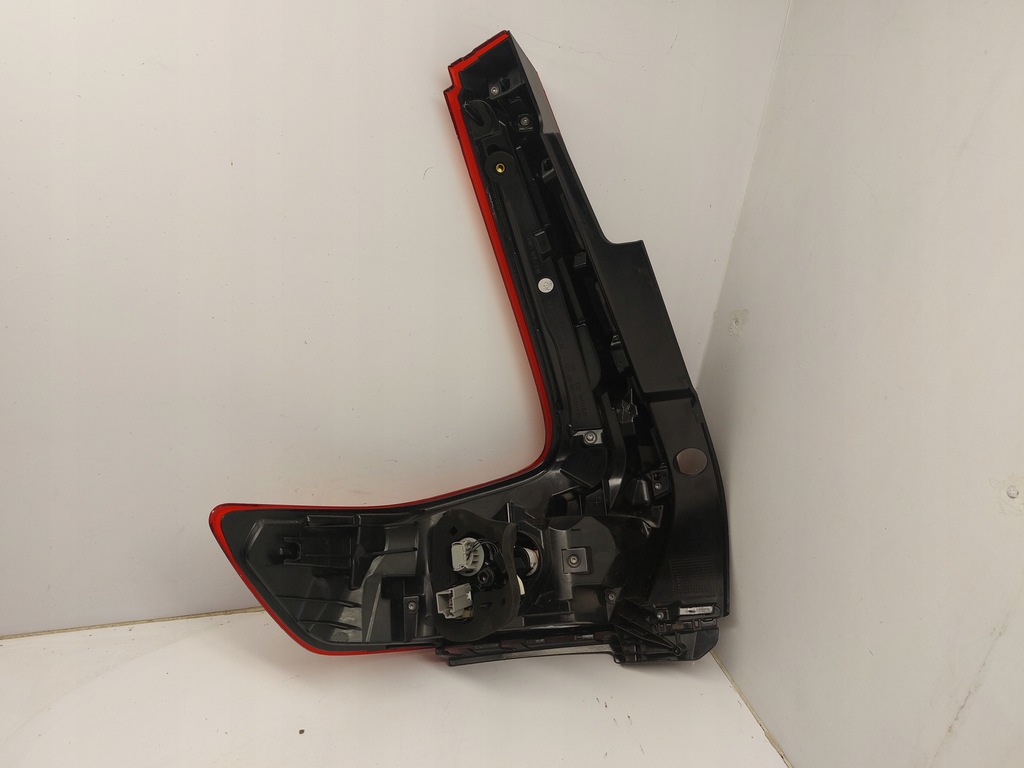 фото №7, Volvo xc40 лампа задня задня права europa