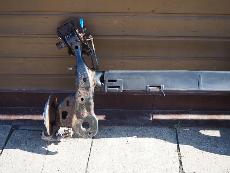 фото №7, Oś балка задняя тормозные диски суппорт peugeot 207