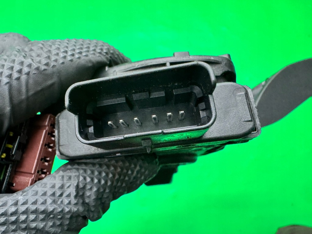 фото №7, Потенциометр педаль газа датчик 6 pin 9681383980 citroen c3 picasso 08-