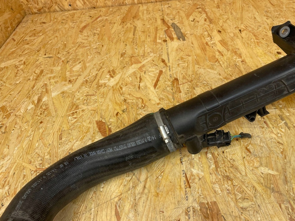 Пабтрубок  труба шланг воздуха volvo xc90 ii xc60 ii v60 ii 31686412 31657738 с Разборки