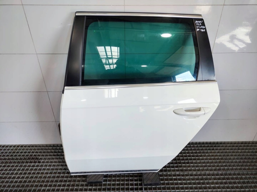 фото №1, Дверь левый задняя задние левая vw passat b7 lb9a kombi