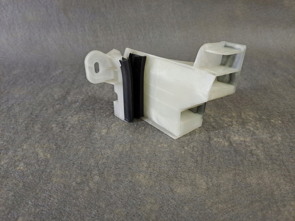 фото №1, Rifter 20r направляющая стекло дверь правый перед