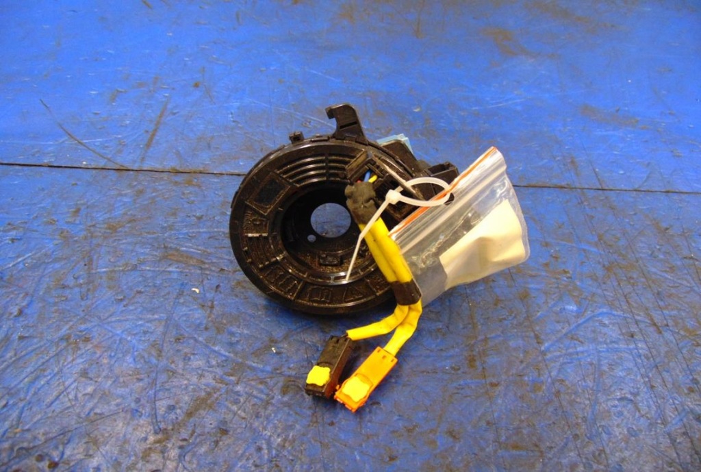 фото №1, Toyota avensis t29 стрічка подушка безпеки датчик повороту