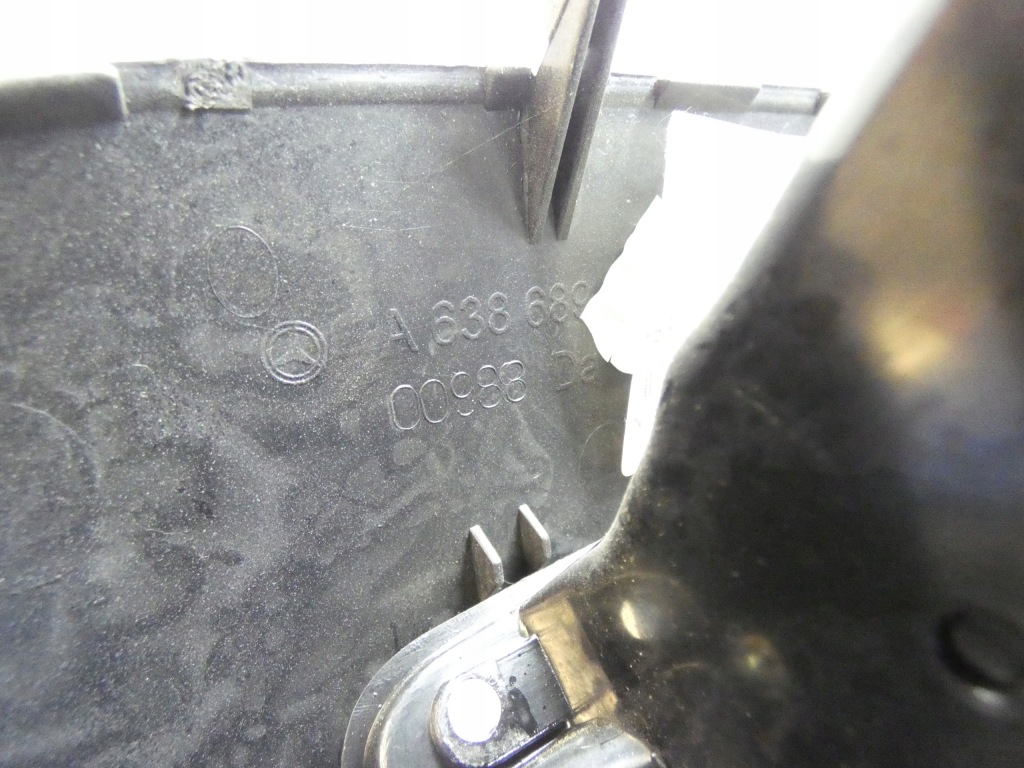 Рамка консолі радіо mercedes vito w638 96-03 a6386891631 в Україні