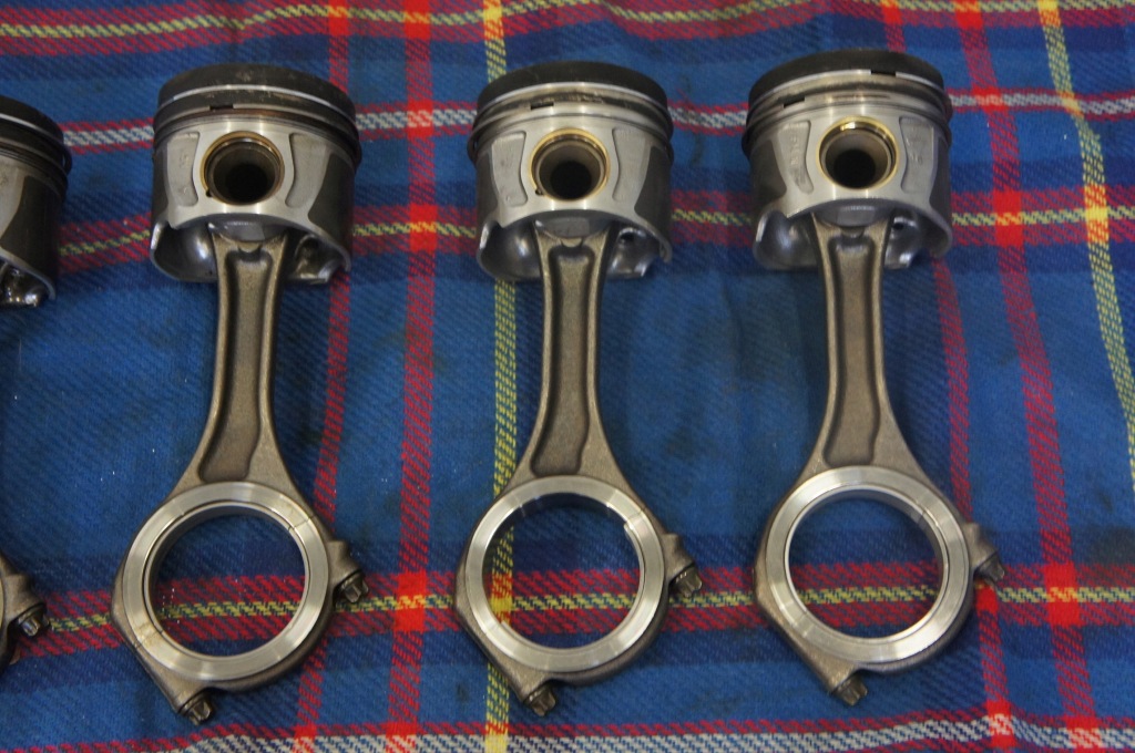 фото №7, Поршні + шатуни audi a6 4g0 3,0 320-326ps 059aj