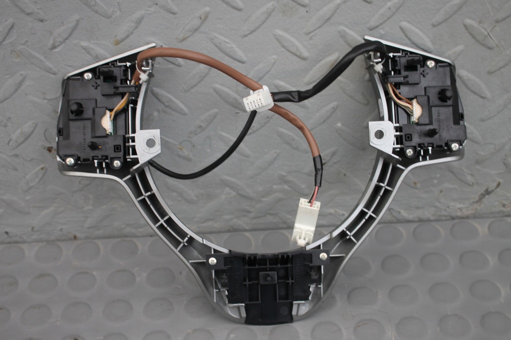 фото №5, Кнопка перемикач керма мультифункція toyota verso-s 10-15