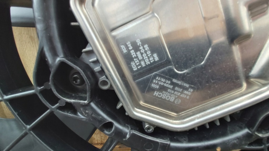 Вентилятор радиатора mercedes a0099063902 оригинал с Разборки