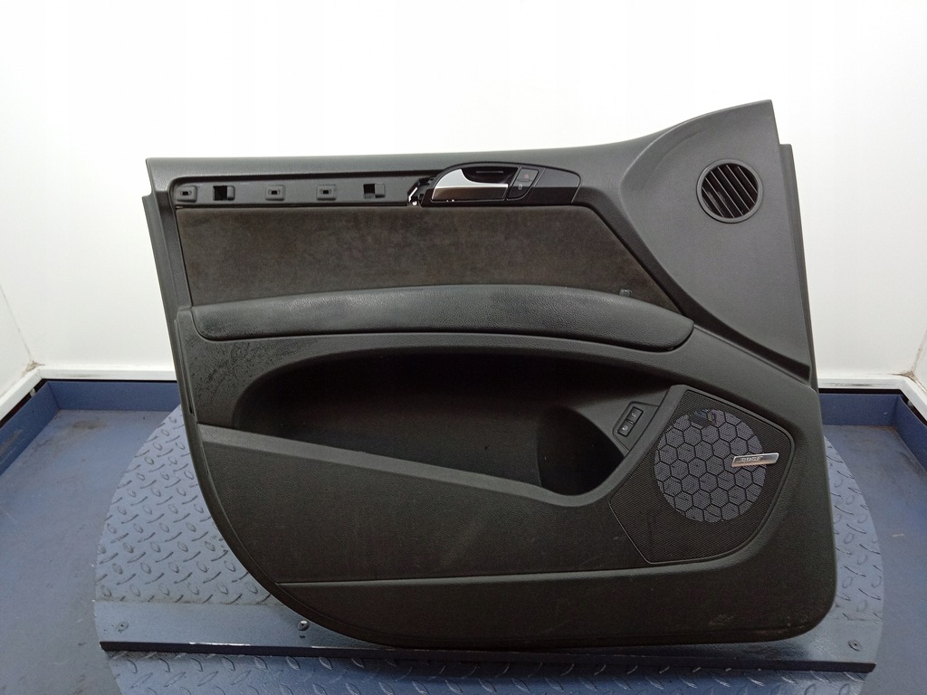 фото №1, Audi q7 4l обивка обшивка дверь перед левая