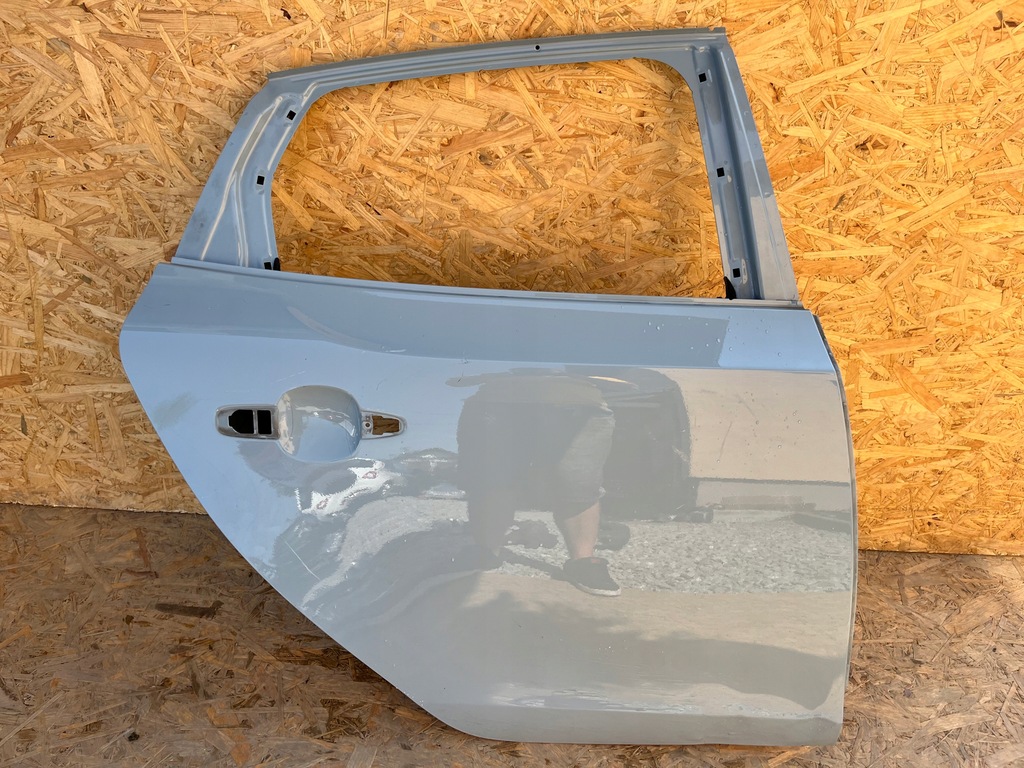 фото №1, Volvo v40 v-40 ii 2 дверь задние задняя правое