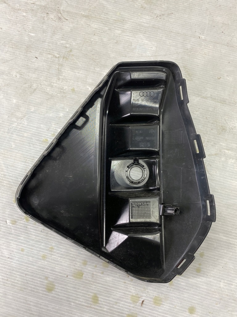 фото №10, Решётка бампера правый перед audi q4 e-tron 89a