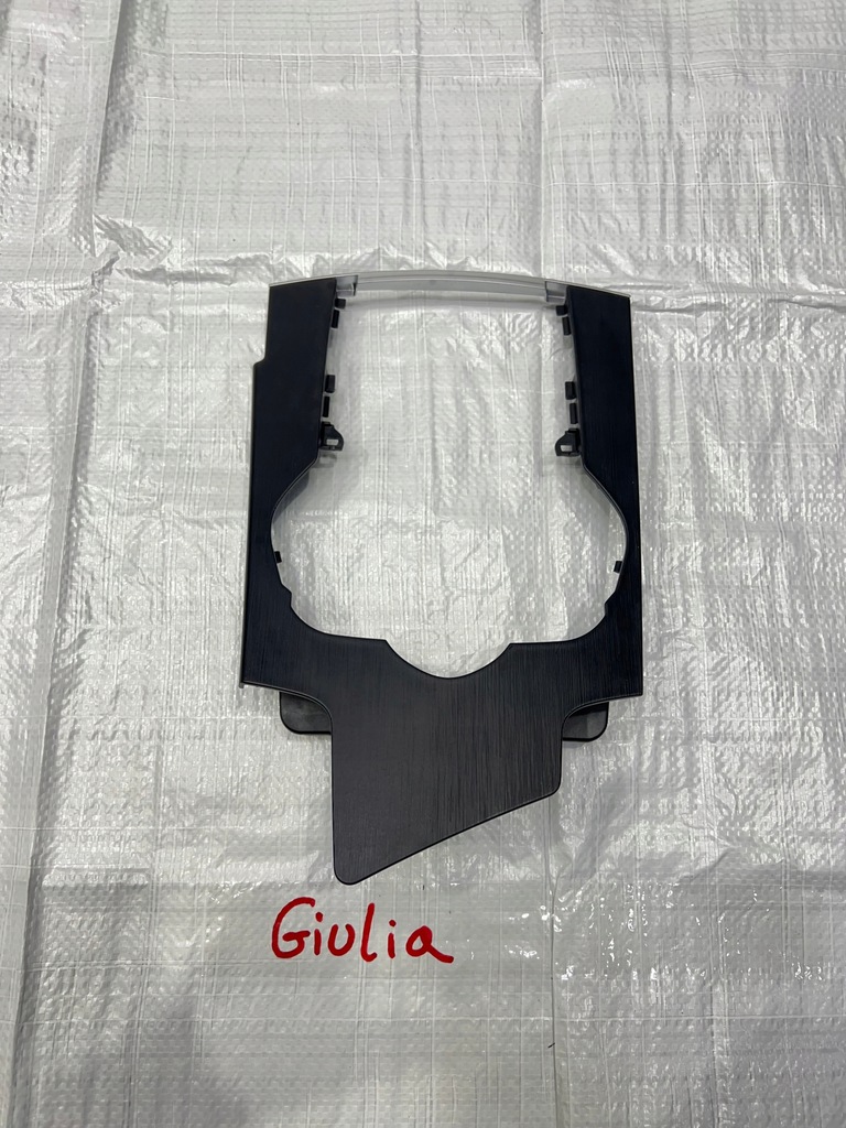 фото №1, Alfa romeo giulia рамка dekor туннель