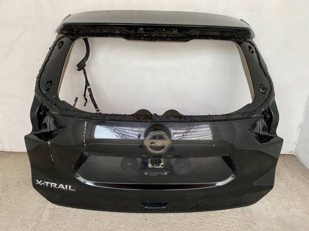 фото №1, Nissan x trail x-trail t32 крышка багажника багажника задняя