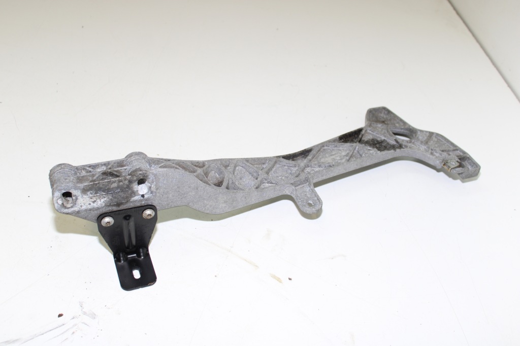 Купити Mercedes actros mp4 963 969 напрямна правий кронштейн a9608807765