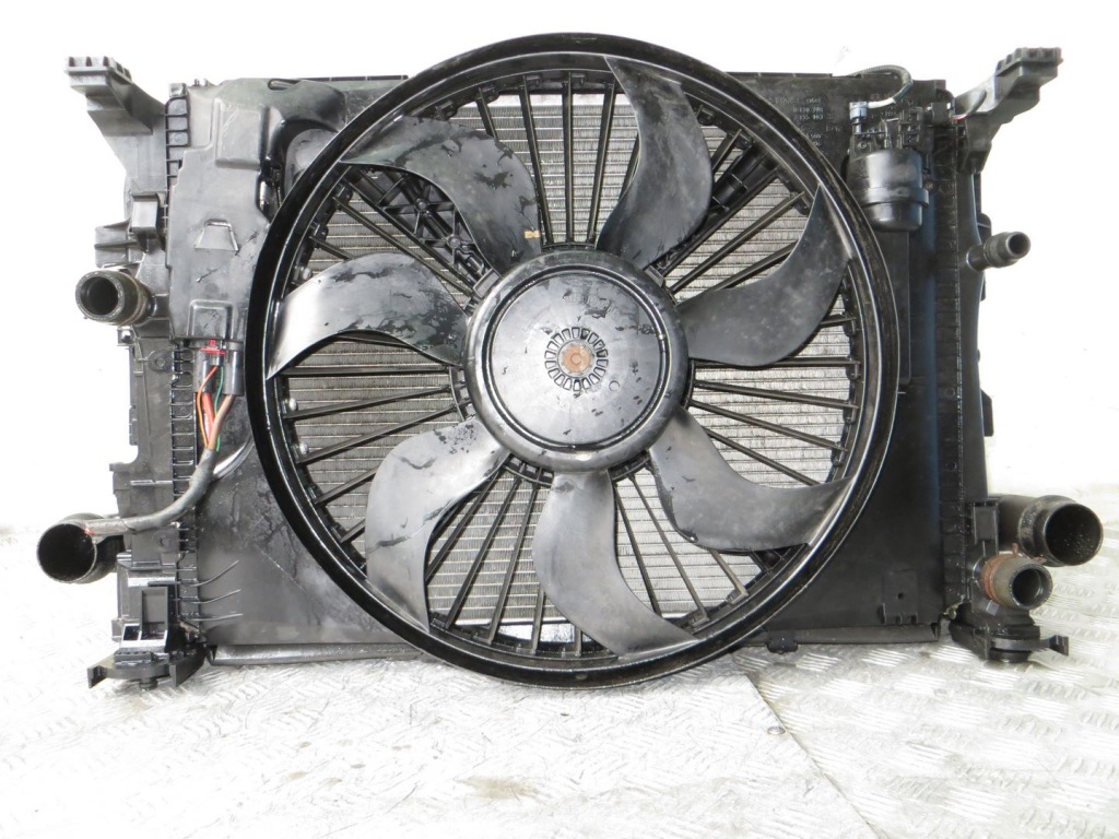 Mercedes cla w117 c117 1.6bt радіатор вентилятор комплект  12- в Україні