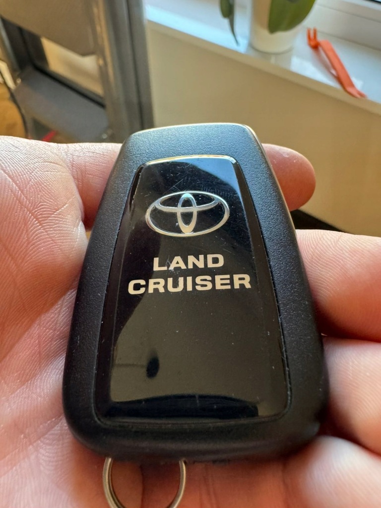 фото №1, Toyota land cruiser 14fcf ключ pilot ключ smart key