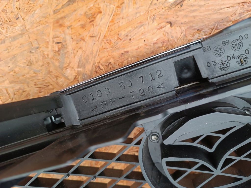 фото №9, Решётка решётка радиатора решётка радиатора бампера перед c10050712 mazda premacy