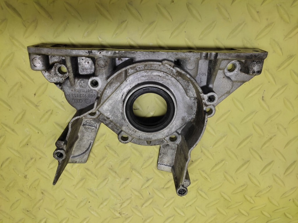 фото №1, Audi a4 b6 2.0 корпус вала 06a103153a