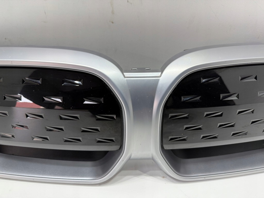 Bmw ix3 g08 решітка радіатора решітка  решітки радіатора в гарному стані Оригінал