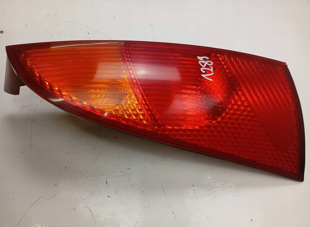 фото №7, Лампа правая задняя ford focus 1.8tdci